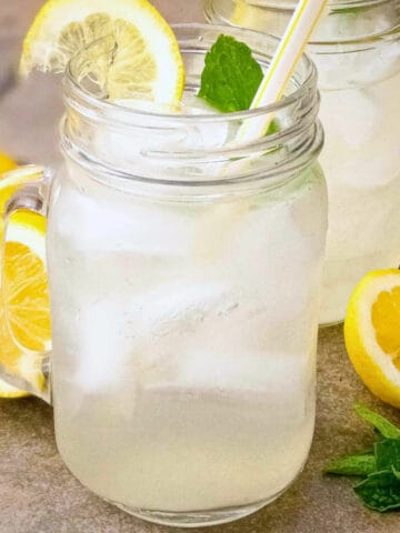 homemade low sugar lemonade in a mason jar