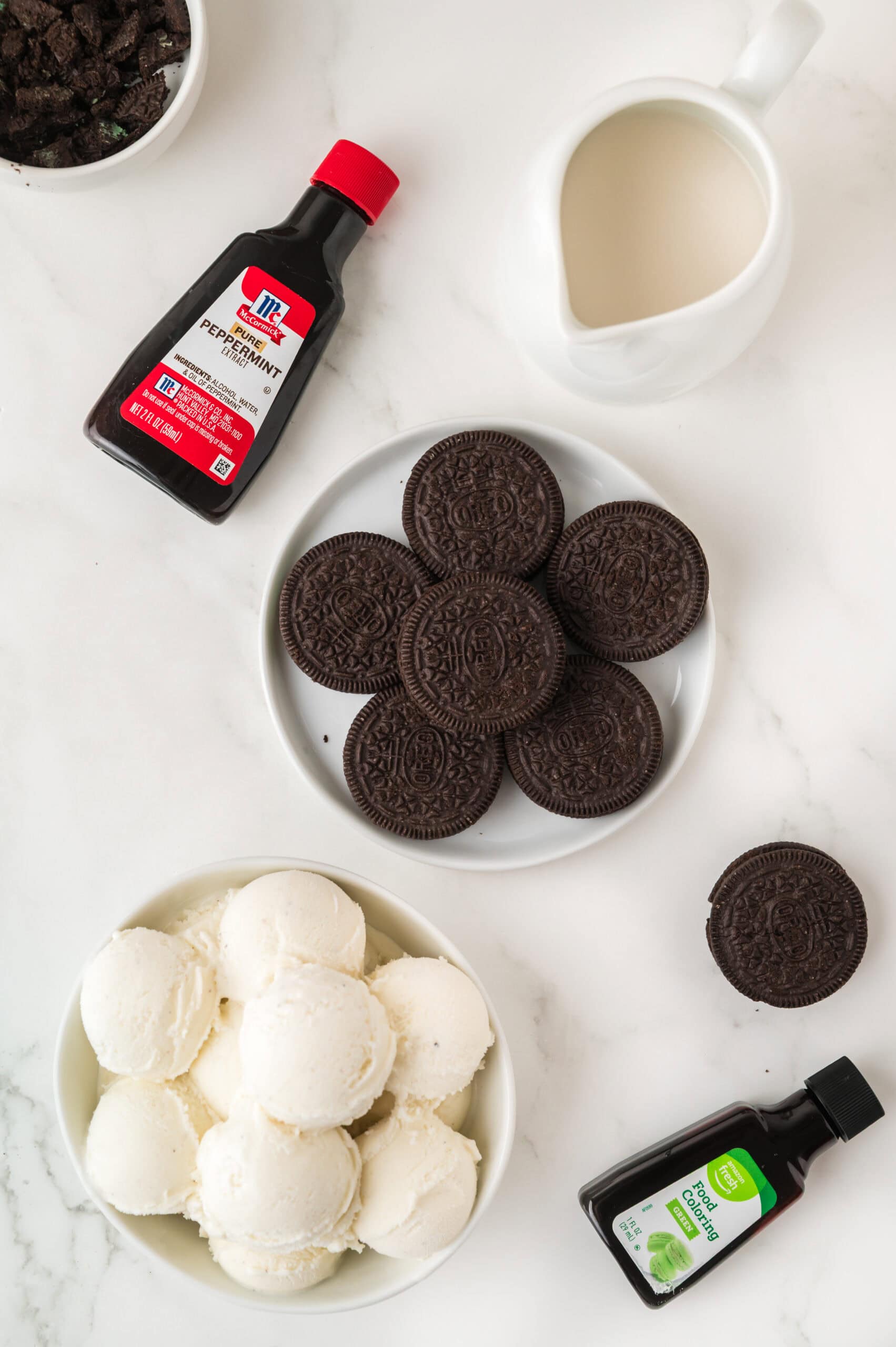 ingredients needed to make an Oreo mint milkshake