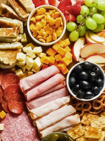 kid-friendly charcuterie board image